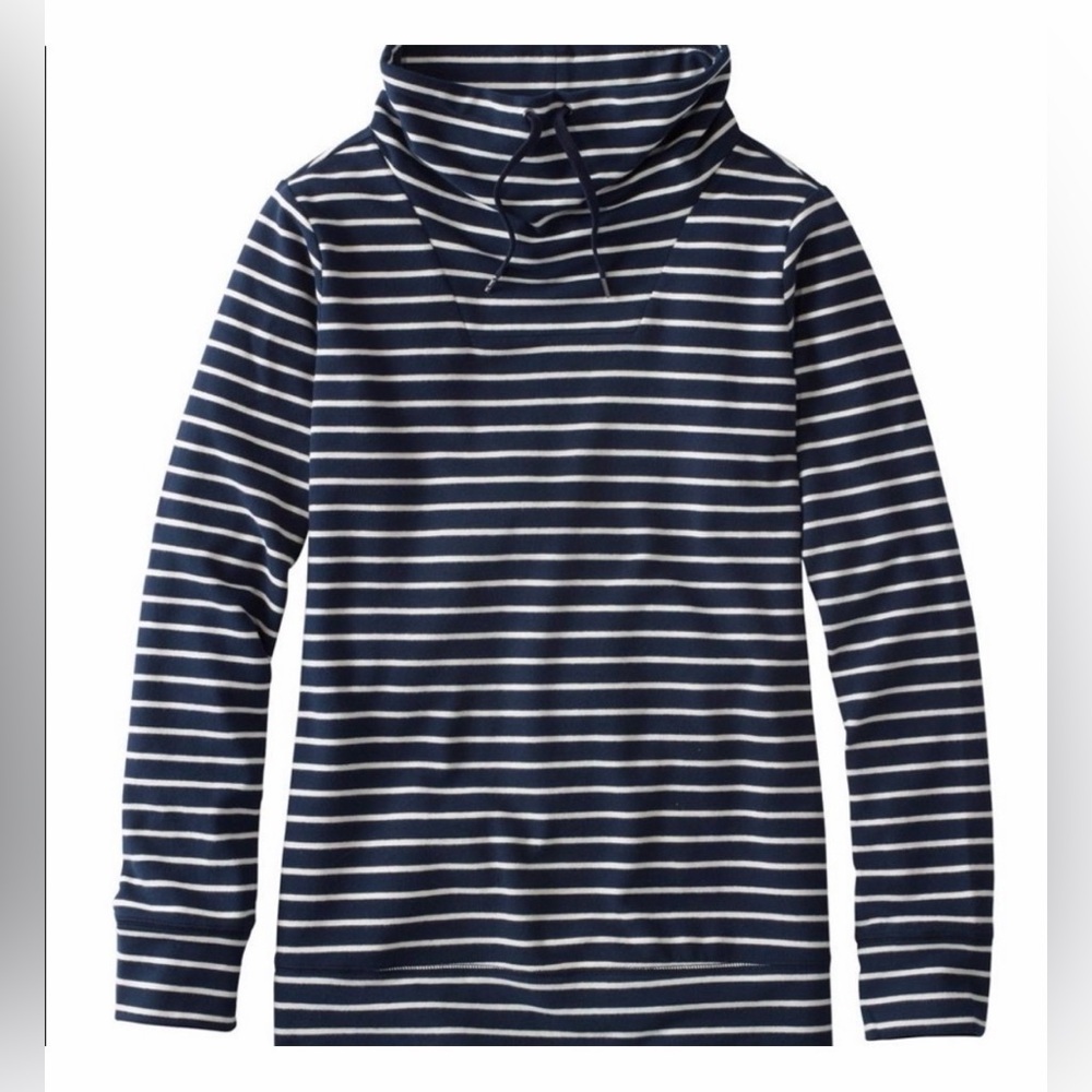 L.L. Bean Women's Heritage Mariner Blue and White Stripped Top Size Large
